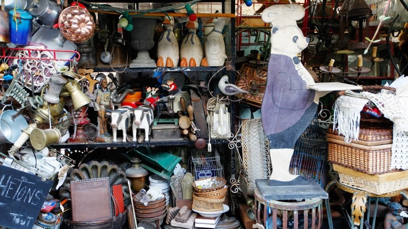 Shop selling antiques in a flea market in Paris