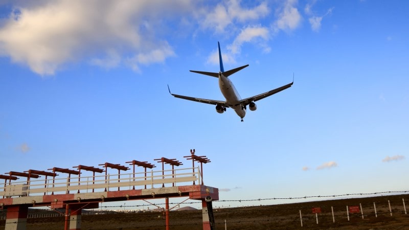 Boeing 737 landing in Tenerife South Airport