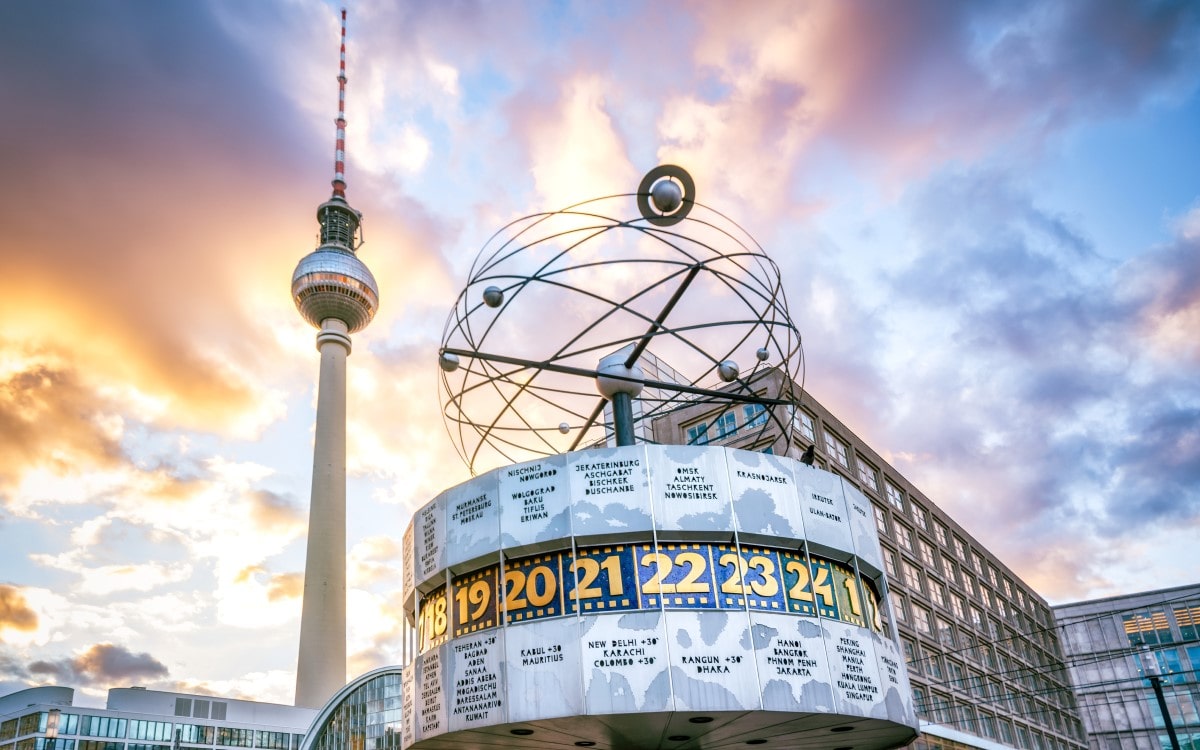 Weltzeituhr World Clock with the TV tower sitting behind