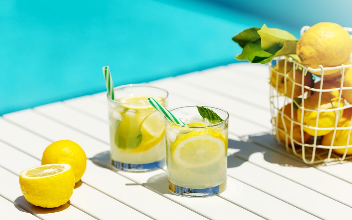 Freshly made lemonade drinks